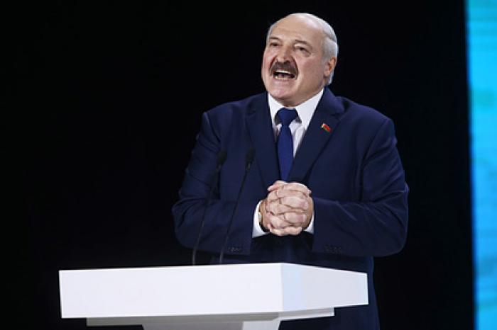Лукашенко захотел приехать на парад Победы в Москве