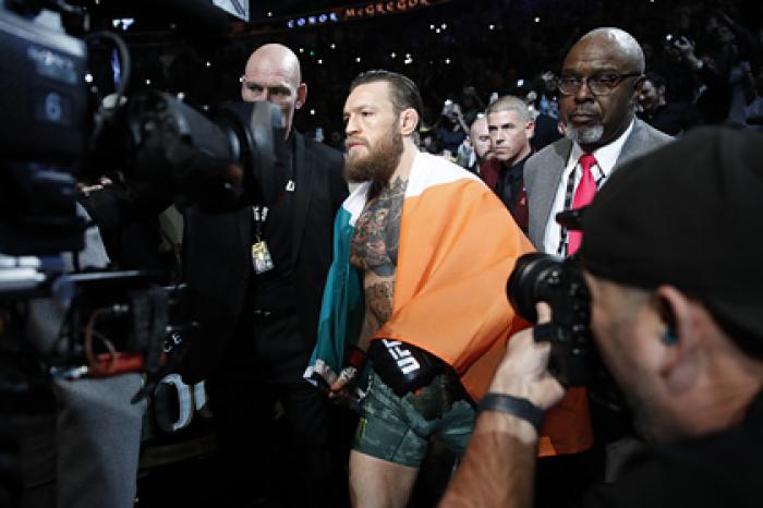 Макгрегор обратился к вдохновившему его ветерану UFC