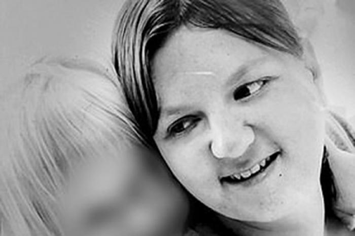 Мать двоих детей всю жизнь питалась чипсами и умерла от недоедания