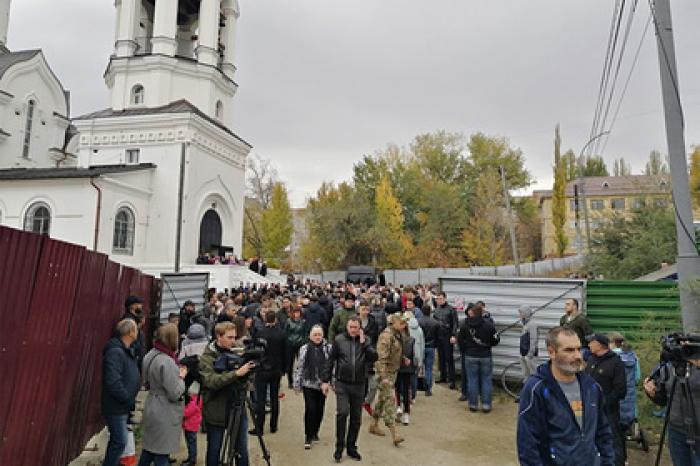 Мать убитой в Саратове девочки проверят из-за ее «преступной беспечности»