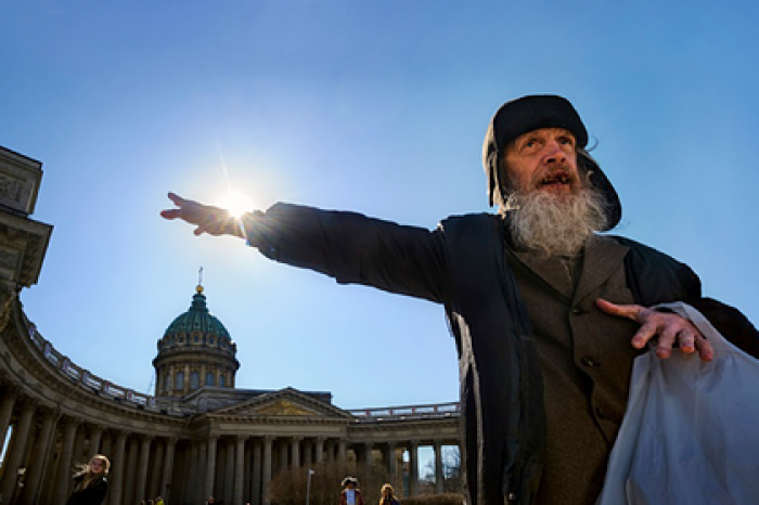 Назван лучший способ побороть бедность
