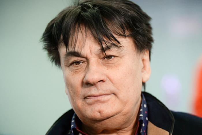 Певцу Александру Серову прострелили ногу во время драки в кафе
