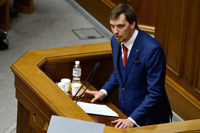 Подавший в отставку премьер Украины заявил о прекрасных отношениях с Зеленским