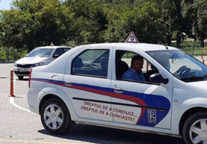 PREMIERUL A PROPUS SIMPLIFICAREA MECANISMULUI DE OBŢINERE A PERMISELOR DE CONDUCERE