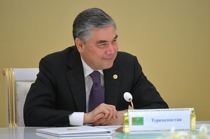 Президент Туркмении несколько часов пел и работал диджеем на новогоднем шоу