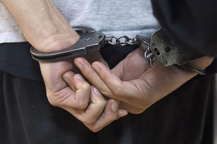Россиянин заставил ребенка смотреть порно и сел на 18 лет