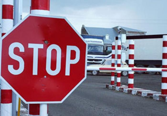 TIRASPOLUL SPERĂ SĂ CONVINGĂ KIEVUL SĂ NU INTRODUCĂ INTERDICŢII LA INTRAREA MAŞINILOR CU NUMERE TRANSNISTRENE