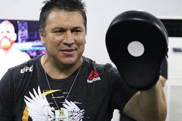 Тренер Нурмагомедова восхвалил Макгрегора после победы за 40 секунд