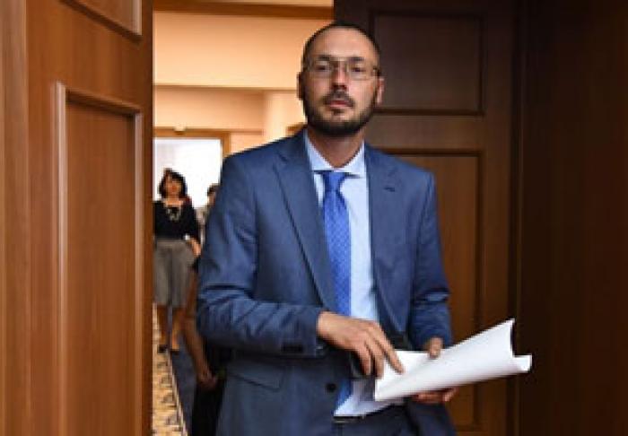 UN DEPUTAT PAS CALIFICĂ DREPT „BĂTAIE DE JOC” RĂSPUNSUL DE LA PROCURATURĂ PRIVIND EXPULZAREA PROFESORILOR TURCI