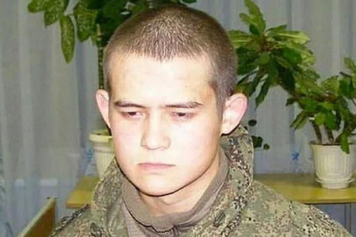 В издевательствах над расстрелявшим сослуживцев солдатом заподозрили рядового