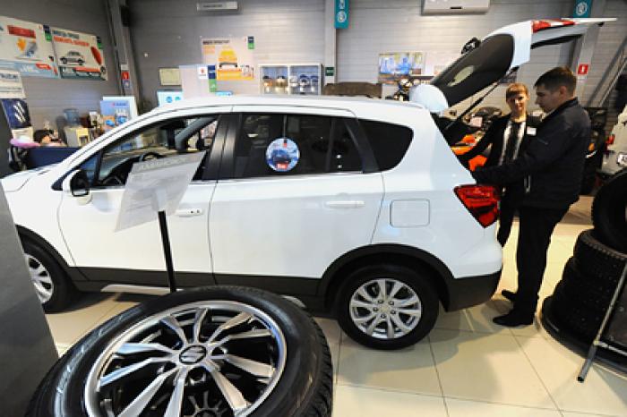 В России упали продажи новых автомобилей