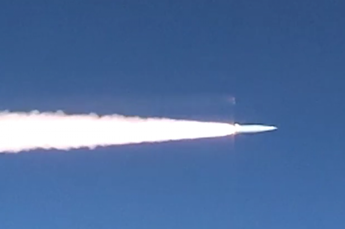 Запуск «Кинжала» в Черном море показали на видео