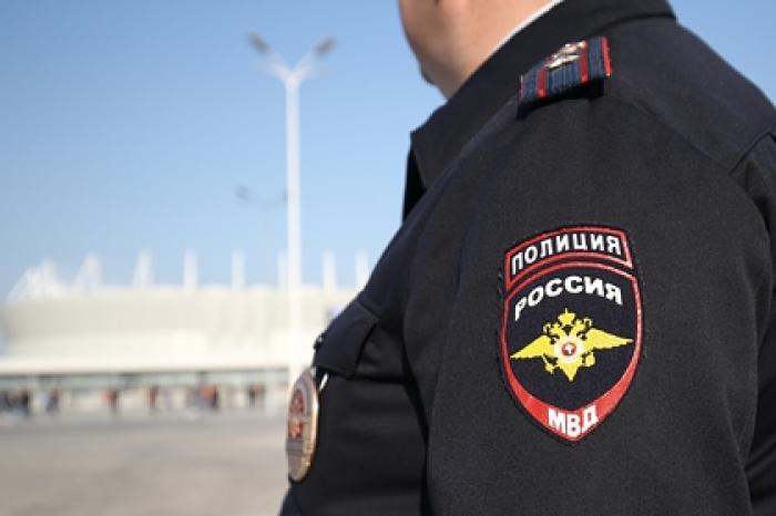 Бабушка брошенных в Шереметьево детей пожаловалась на угрозы их отца