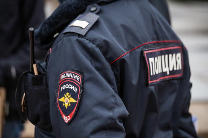 Банда лжеполицейских избила и ограбила семью российского пенсионера