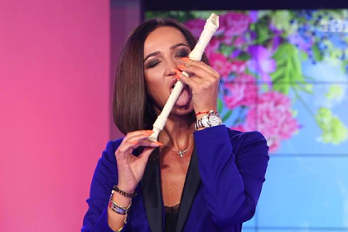 Бузовой припомнили облизывание флейты на федеральном канале