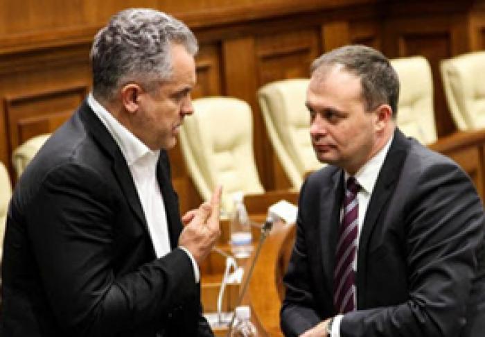 FOSTUL VICEPREŞEDINTE AL PDM A RECUNOSCUT CĂ A DISCUTAT CU VLAD PLAHOTNIUC DECIZIA DE A PĂRĂSI PARTIDUL