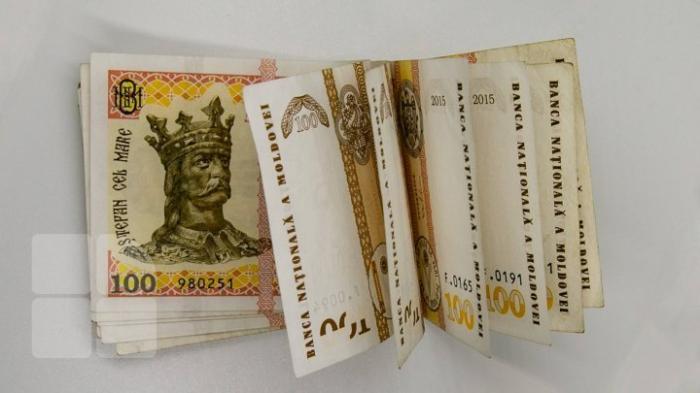 Indexarea pensiilor de două ori pe an, motiv de dispută în Parlament. Socialiştii, acuzaţi că "îmbată" oamenii cu apă rece