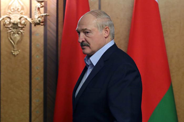 Лукашенко пожаловался на «стрельбу» союзников и врагов