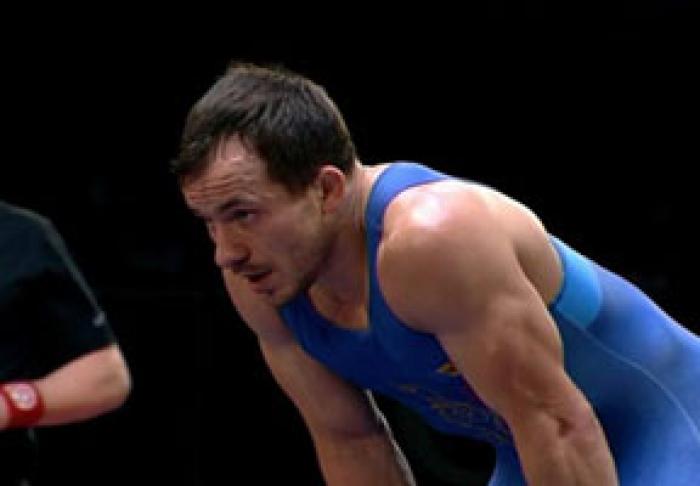 ​MIHAIL SAVA A CUCERIT BRONZUL LA EUROPENELE DE LUPTE LIBERE