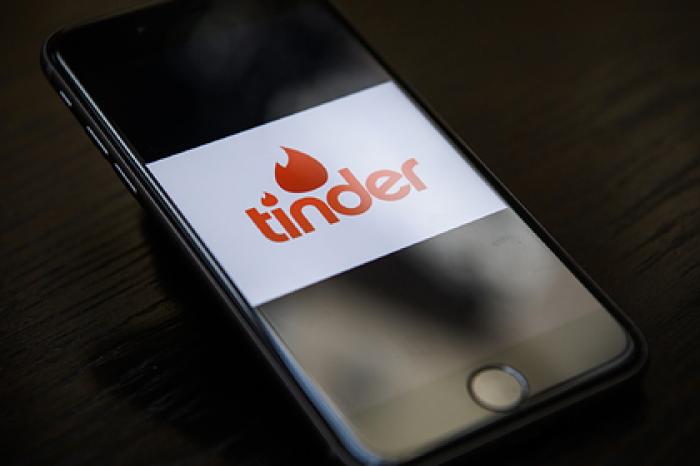 Мужчины придумали способ найти отвергнувших их в Tinder девушек