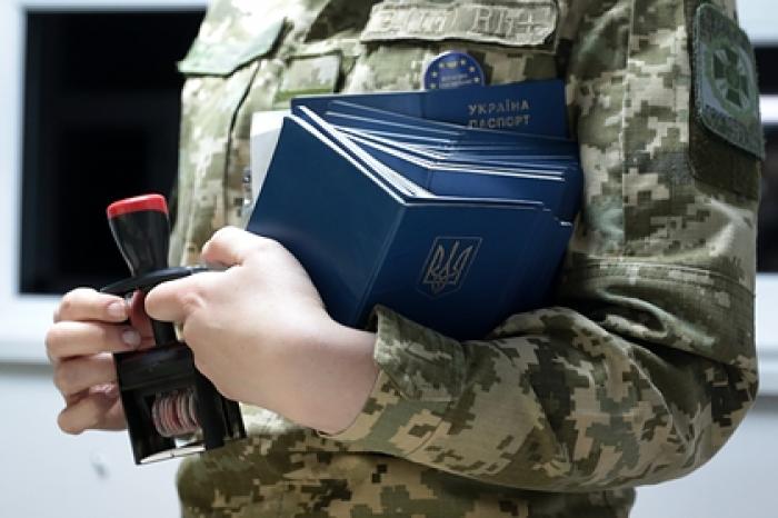 На Украине раскрыли число получивших биометрический паспорт жителей ДНР и ЛНР