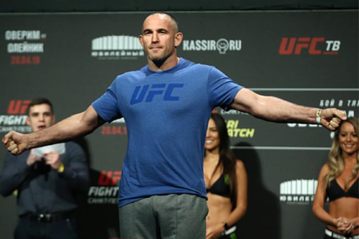 Олейник подерется с бывшим чемпионом UFC