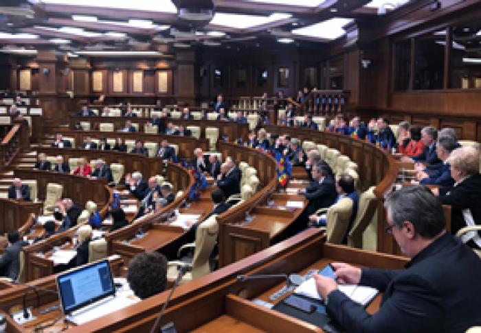 PARLAMENTUL A APROBAT UN PROIECT DE LEGE PENTRU PROTECŢIA CLIENŢILOR ORGANIZAŢIILOR DE CREDITARE NEBANCARĂ