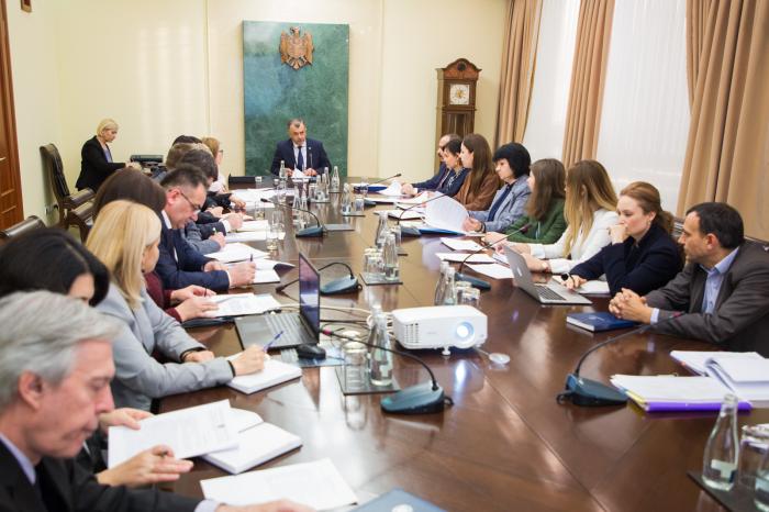 Premierul Ion Chicu a convocat o ședință pentru evaluarea situației alimentării elevilor