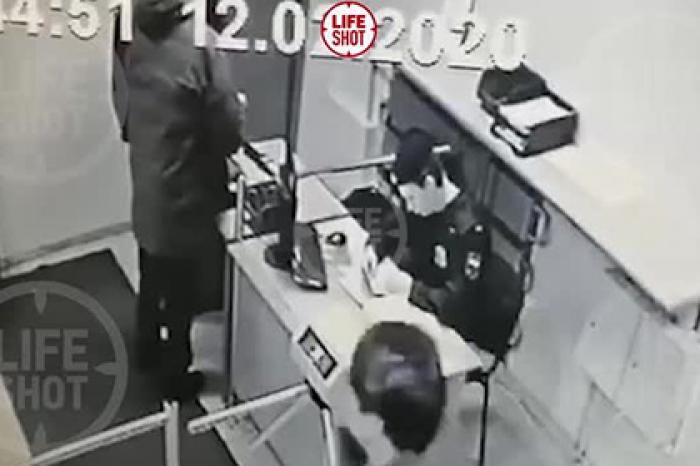 Пронесший в суд оружие и покончивший с собой полковник ФСИН попал на видео