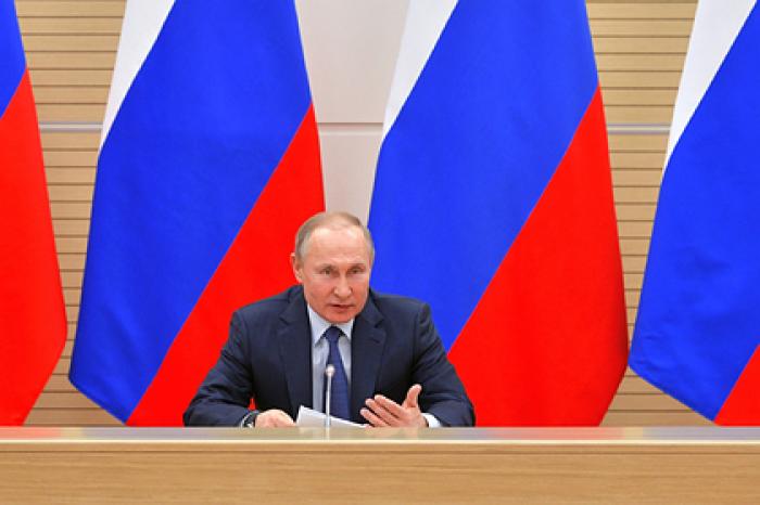 Путин оценил идею о запрете комиссии при плате за услуги ЖКХ