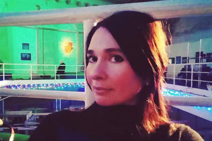 Рисующая грудью художница посоветовала мужчинам меньше думать о вагинах