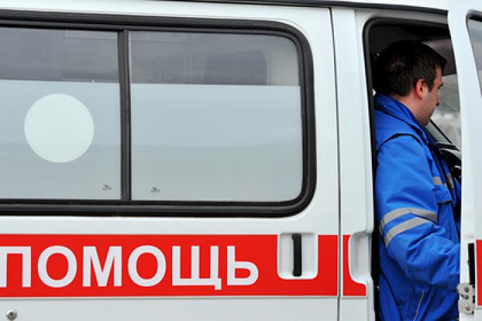 Россиянина избили и пырнули ножом за сине-фиолетовые волосы