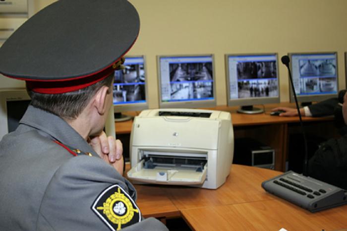 Россиянина оштрафовали за фото наклейки «Можем повторить»