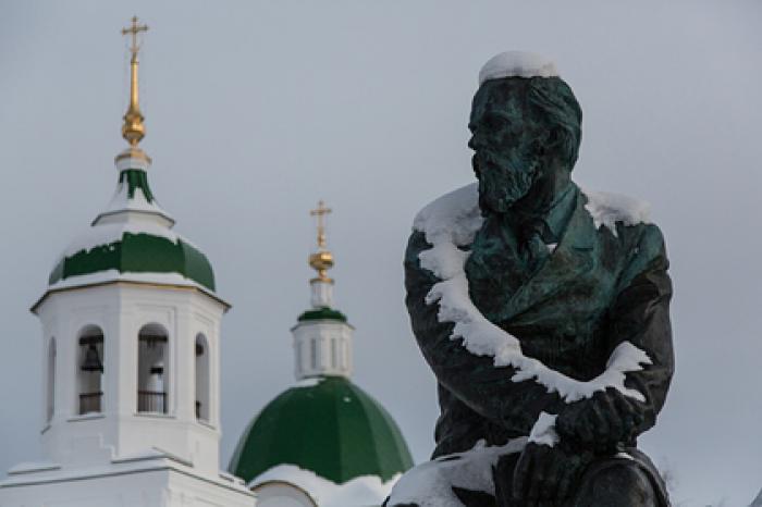 Российские писатели ответили назвавшему роман Достоевского дерьмом автору