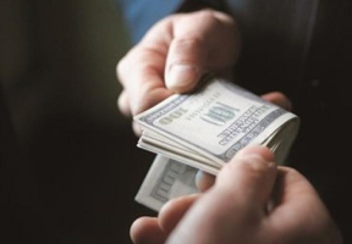 ​SONDAJ: LOCURILE DE MUNCĂ, COMBATEREA CORUPŢIEI ŞI PREŢURILE MAI MICI TREBUIE SĂ FIE PRIORITARE