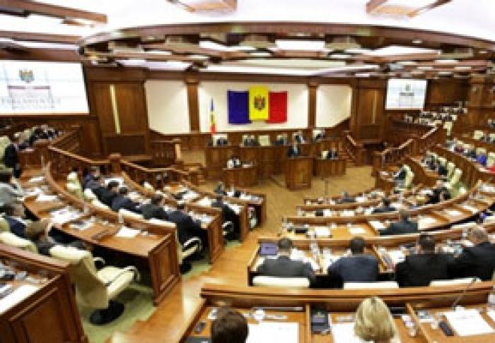 SONDAJ: ÎN PARLAMENTUL MOLDOVEI AR ACCEDE DE LA TREI LA CINCI PARTIDE