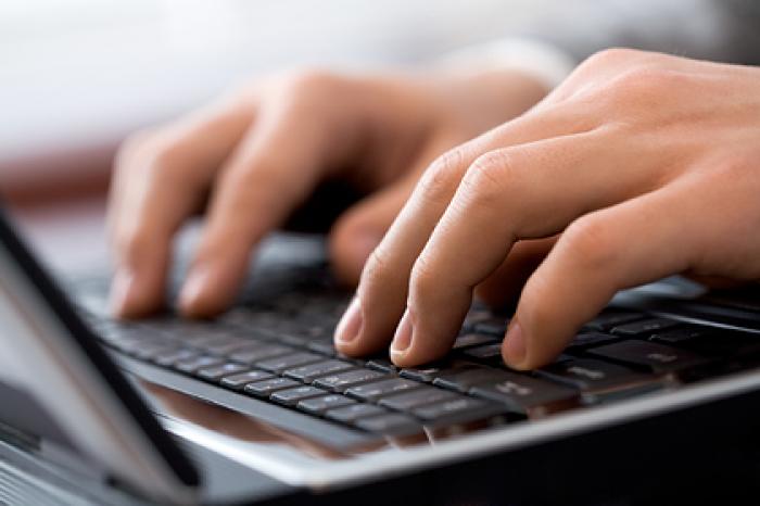 Сотни тысяч человек потребовали закрыть Pornhub