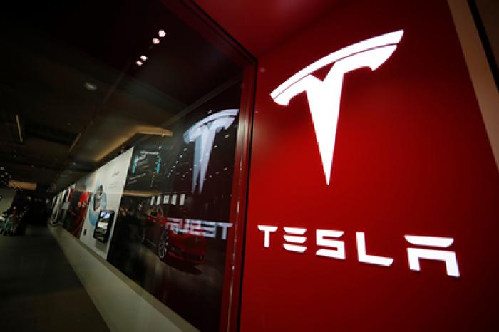 Tesla рекордно подорожала за сутки