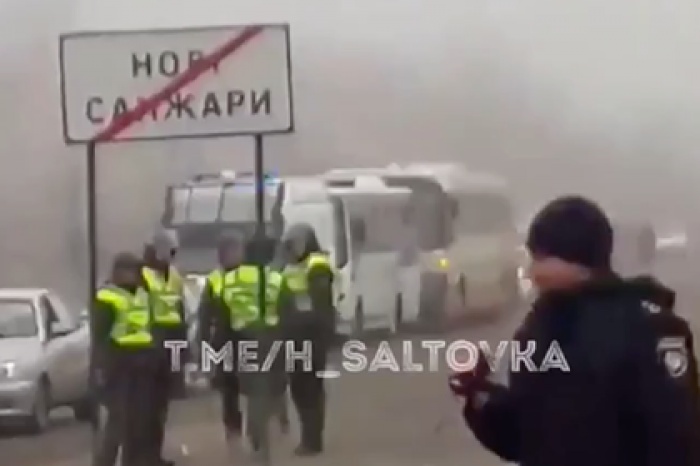 Украинцы подрались с полицией из-за приезда эвакуированных из Китая