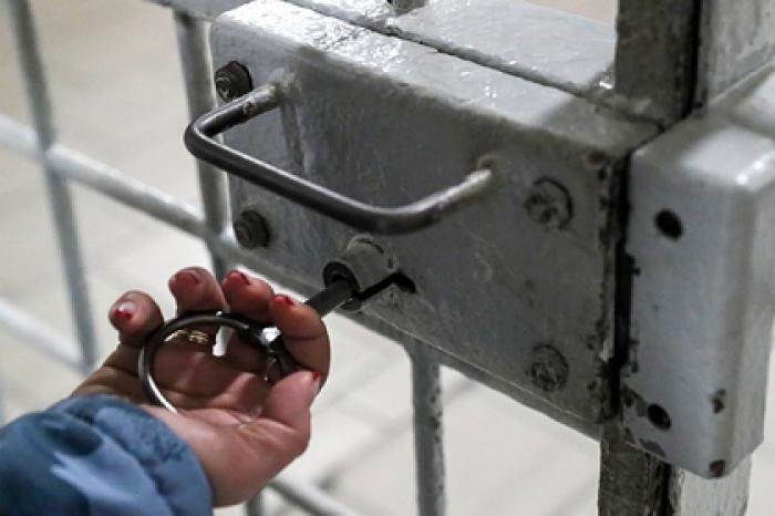 Забивших до смерти россиянина на кладбище полицейских посадили на 10 лет