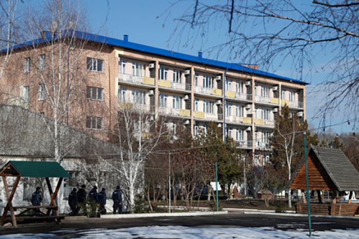 Зеленский отправил к эвакуированным из Уханя украинцам секретаря СНБО