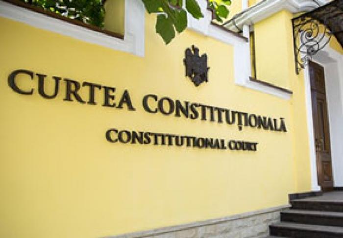 CURTEA CONSTITUŢIONALĂ A HOTĂRÂT CĂ JUDECĂTORII SĂI NU POT FI TRAŞI LA RĂSPUNDERE PENTRU OPINIA EXPRIMATĂ
