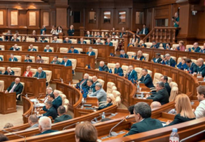 FRACŢIUNILE PLATFORMEI DA ŞI PAS AU DEPUS O NOUĂ MOŢIUNE ÎMPOTRIVA MINISTRULUI DE EXTERNE, AURELIU CIOCOI