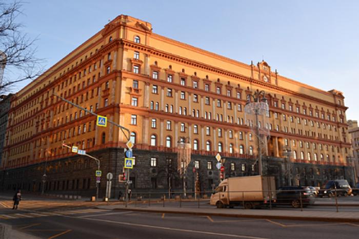 ФСБ заказала способное поставить под угрозу интернет по всей стране кибероружие