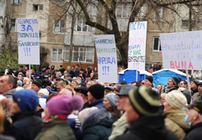 MII DE SUSŢINĂTORI AI PARTIDULUI ŞOR AU PROTESTAT LA CURTEA DE APEL CHIŞINĂU