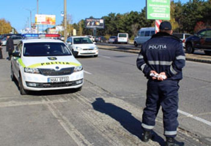 POLIŢIA A PRIMIT ATRIBUŢII SUPLIMENTARE DE A MONITORIZA MODUL DE RESPECTARE A REGIMULUI DE STARE DE URGENȚĂ ÎN MOLDOVA