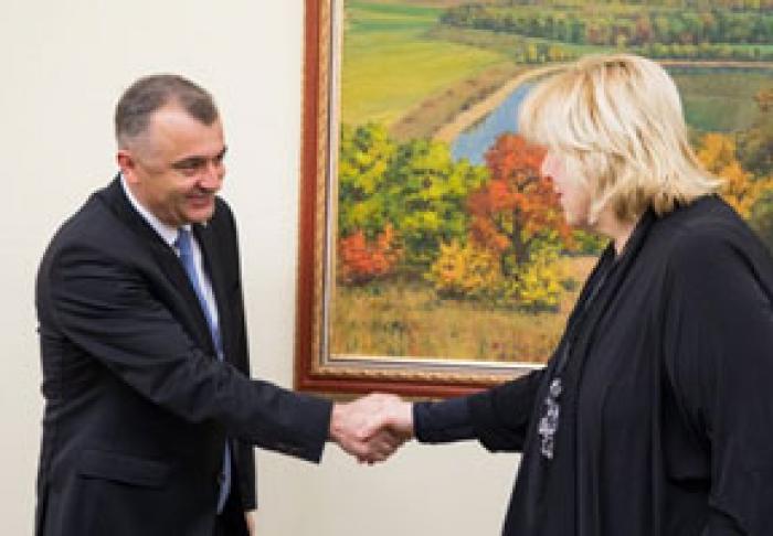 PREMIERUL A DISCUTAT CU COMISARUL CONSILIULUI EUROPEI DESPRE RESPECTAREA DREPTURILOR OMULUI ÎN MOLDOVA