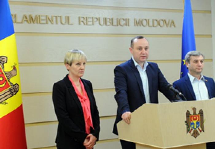 PSRM: ÎNTR-O POSIBILĂ COALIŢIE, PARTIDUL DEMOCRAT AR PUTEA FI RESPONSABIL PENTRU ECONOMIE ŞI POLITICA EXTERNĂ