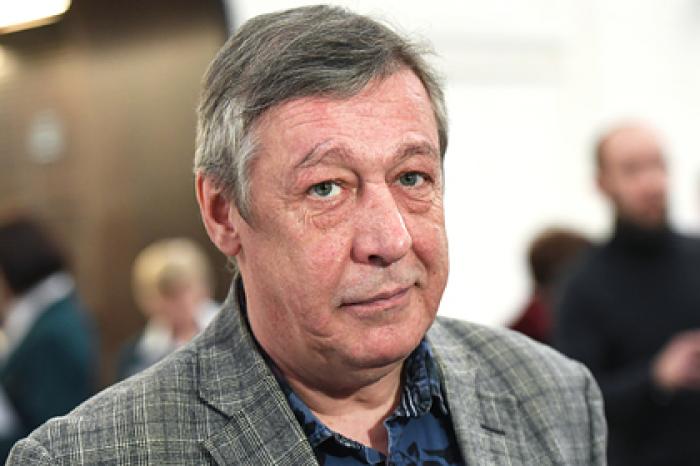 Пьяного Ефремова не выпустили из Санкт-Петербурга