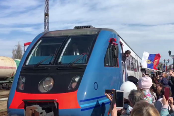 Россия запустила рельсобус в Крым